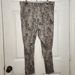 Torrid Black and Grey Leggings - Size 2 (2X - 18W/20W)